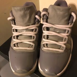 Air Jordan 11 Retro low Greys